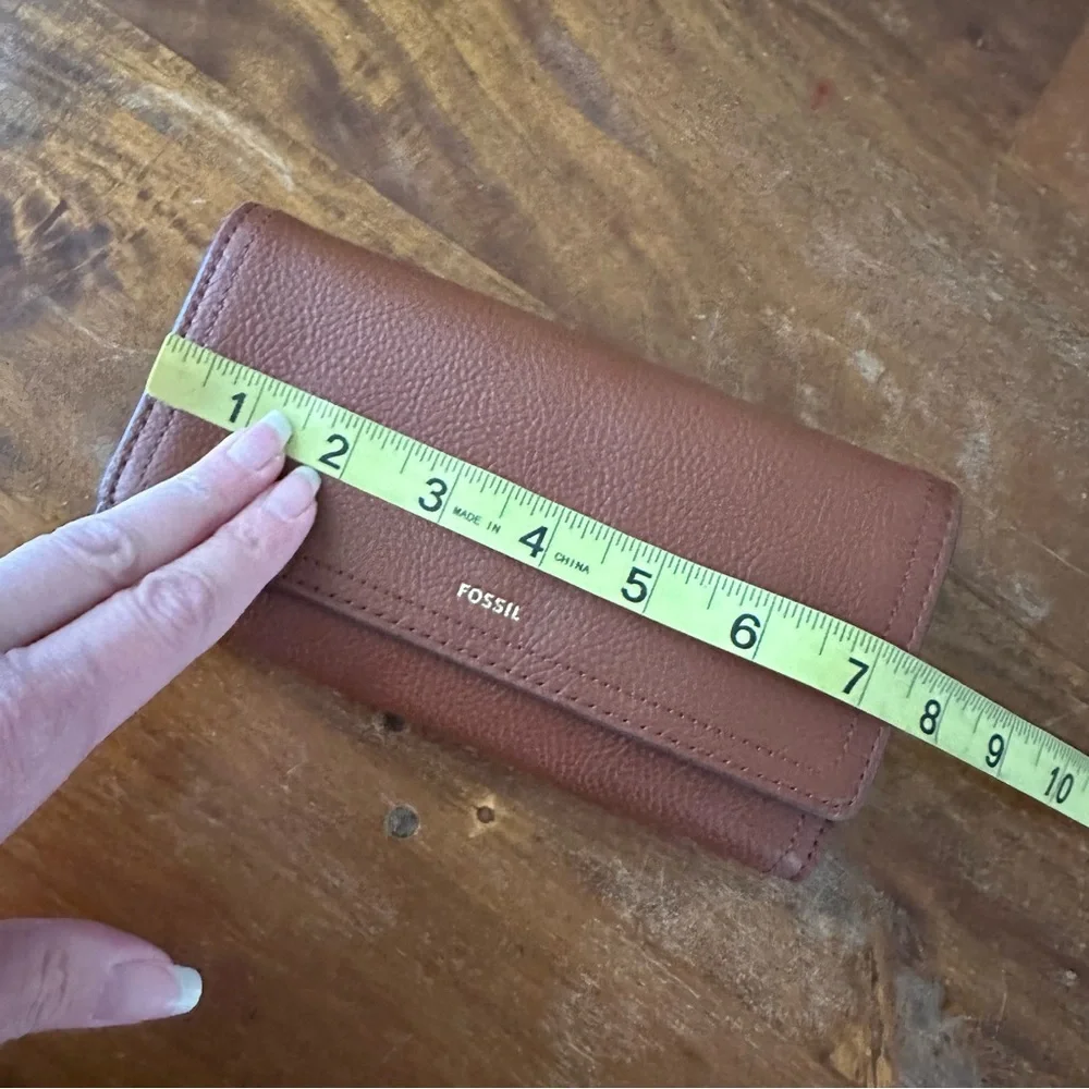 Fossil Brown Leather Wallet Classic Design‎